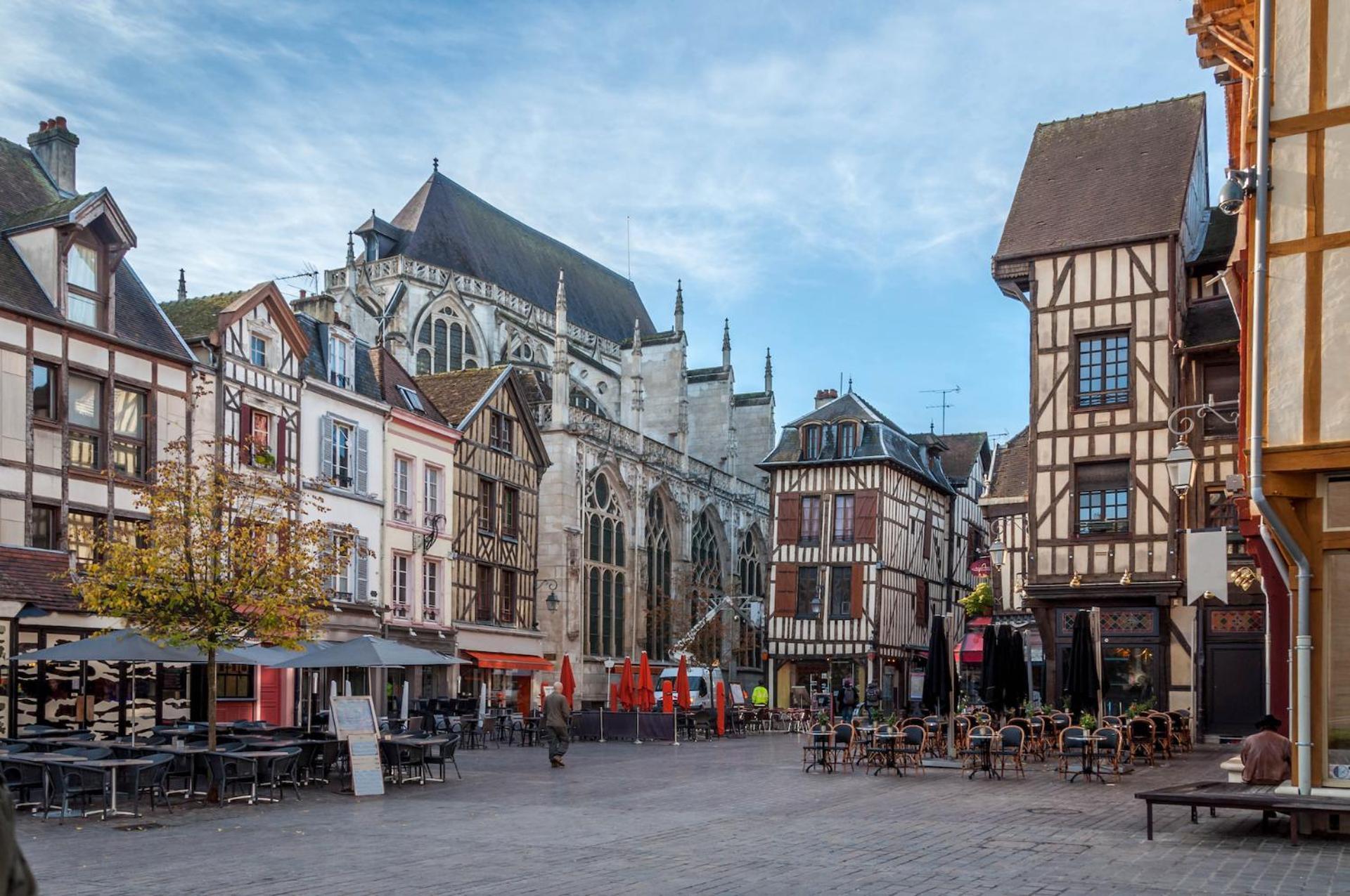 Spacieux & Lumineux Avec Smart Tv Et Wi-Fi Rapide Troyes Exterior photo